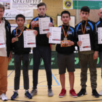 Das erfolgreiche Team mit (v.l.n.r.) Trainer Jörg Kersten, Yuxiang Ding, Bruno Bäucker, Nam Hoang Thai, Ali Baki Sağlam und Coach Christian Leske Bild - Das erfolgreiche Team